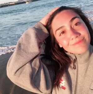 Meet your Posher, Elana